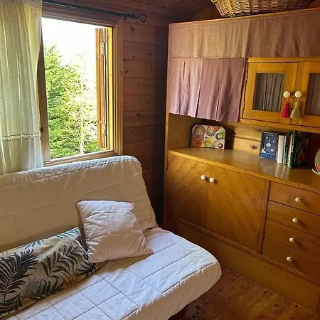 Holiday home La Casuca De Madera De Labarces