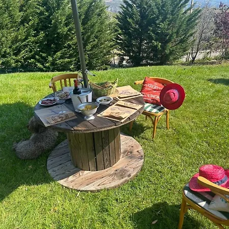 Holiday home La Casuca De Madera De Labarces